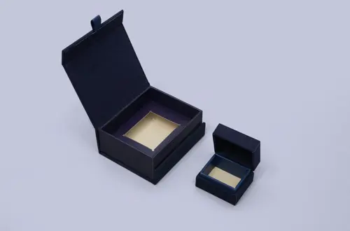 Ring presentation box alternate view