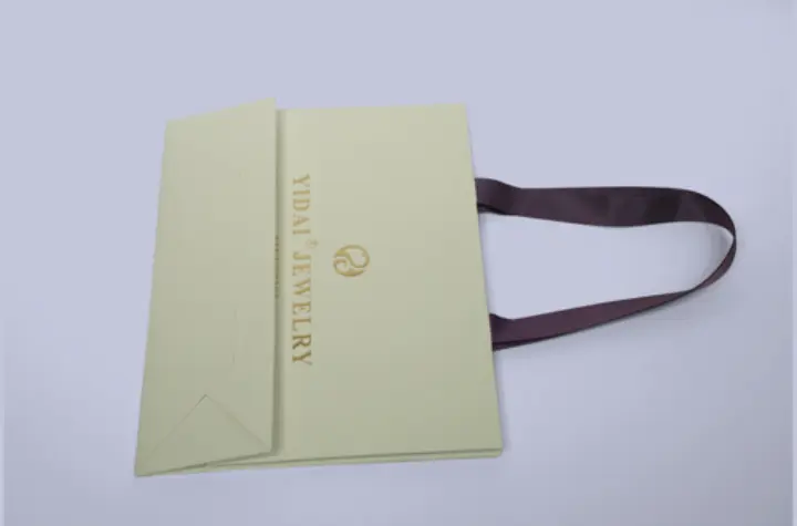 Earring packaging alternate view