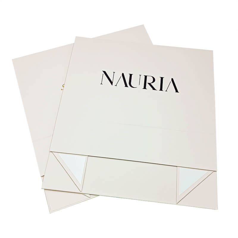 Alternate view of premium magnetic folding gift box